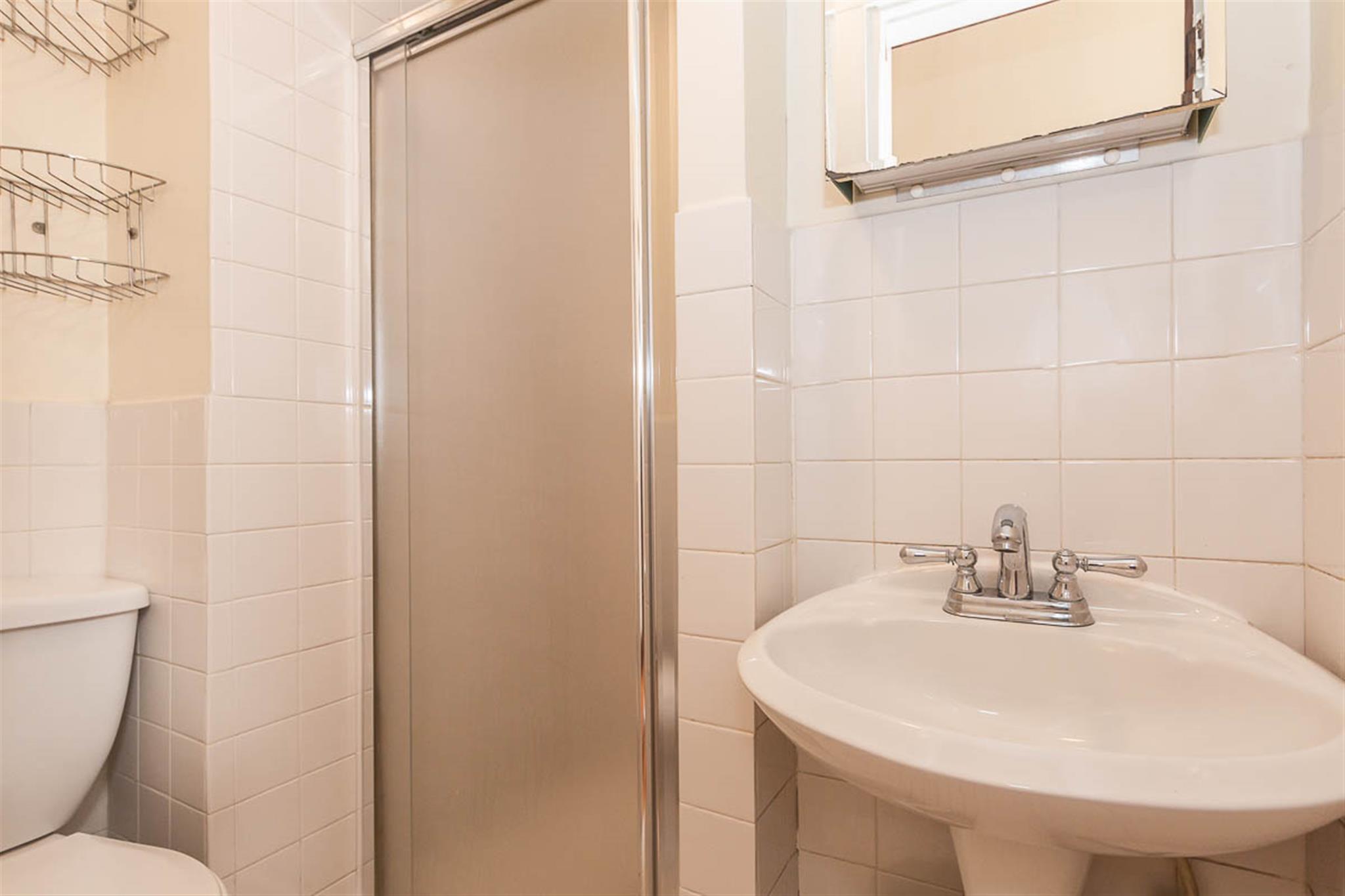4 bed, 2 bath apartment for rent at 600 Broadway Unit 3, Ball Square — photo 9 of 15
