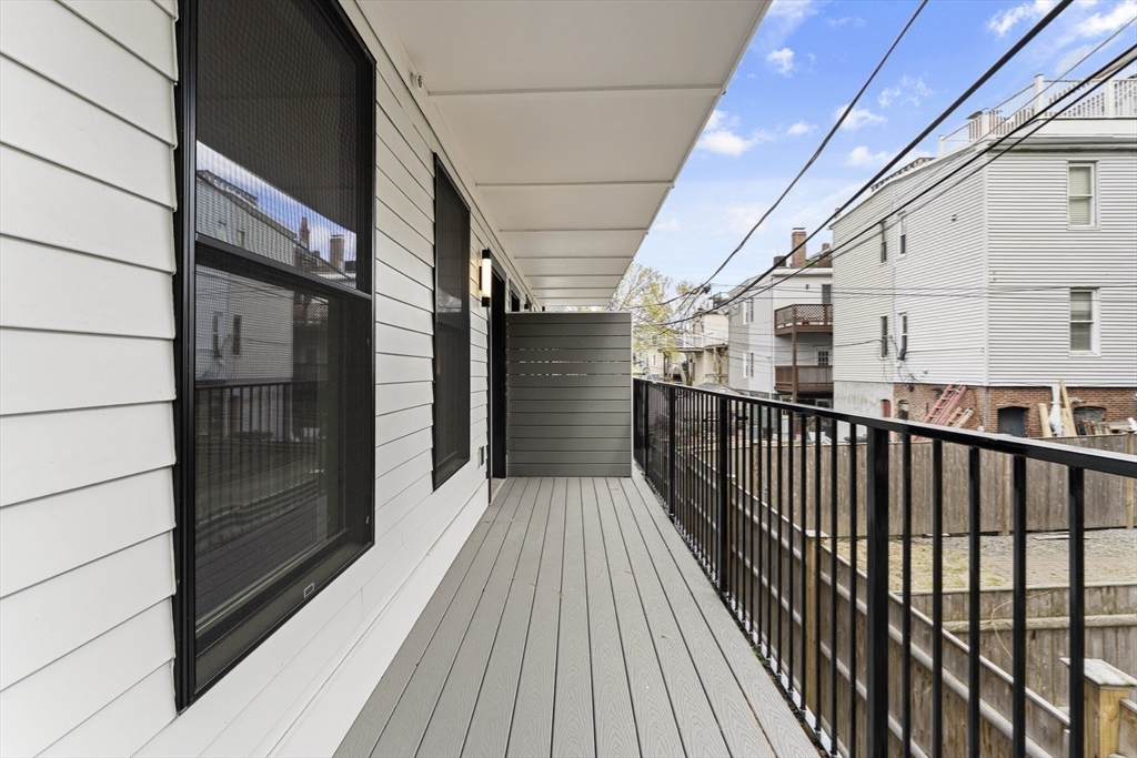 8 Mercer St, South Boston