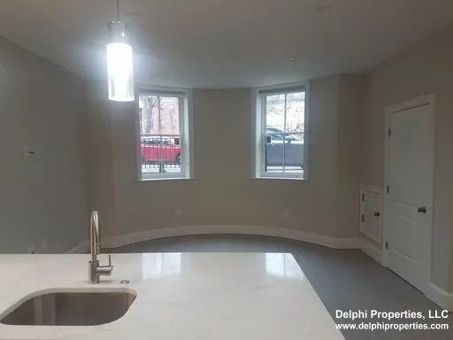 554 Massachusetts Ave, South End