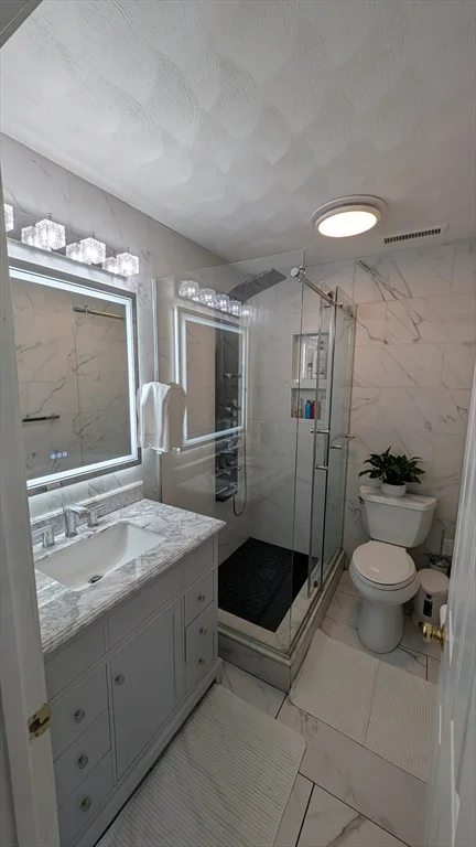 20 Winterberry Way, Bedford