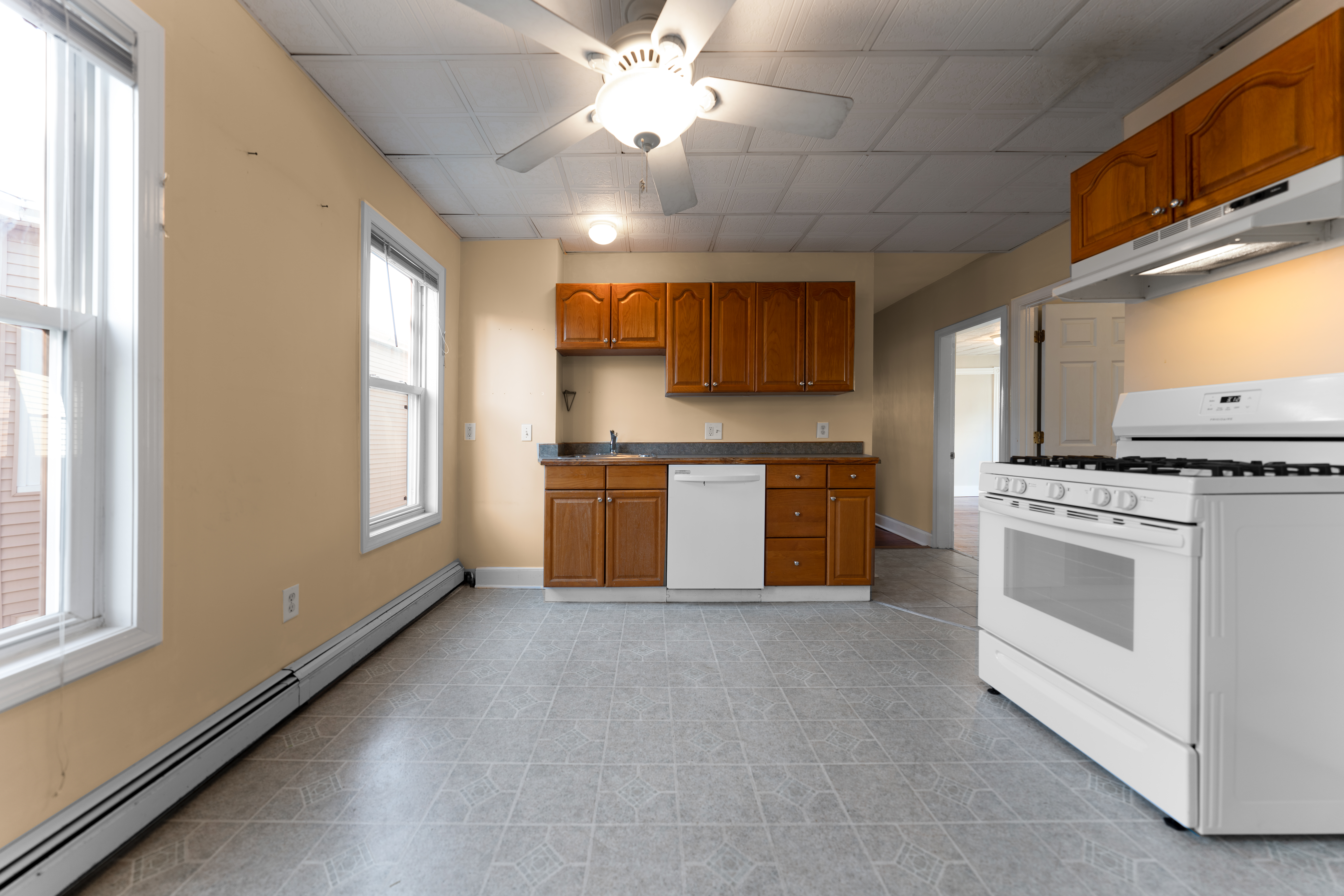 3 bed, 1 bath apartment for rent at 10 Speridakis Ter Unit 1, Cambridgeport — photo 15 of 16