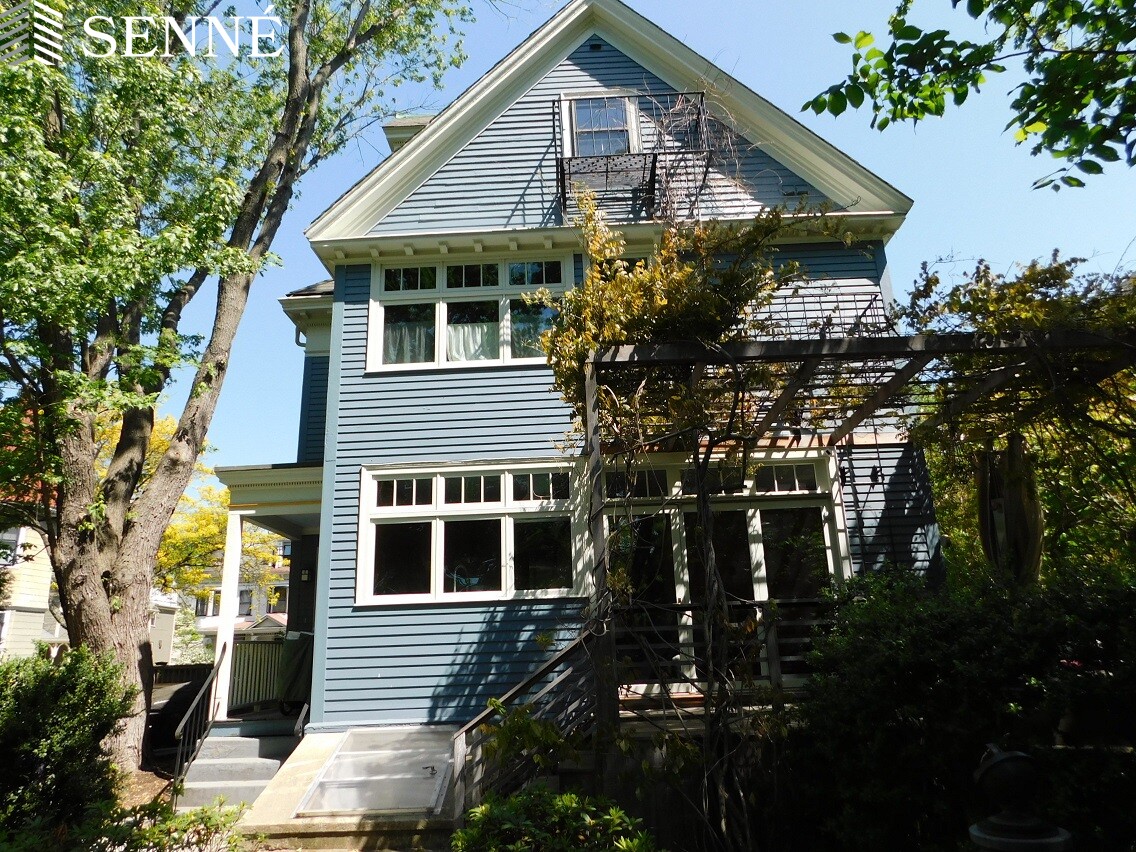 3 bed, 1 bath apartment for rent at 54 A Garfield St Unit Apt 2, Baldwin — photo 4 of 6