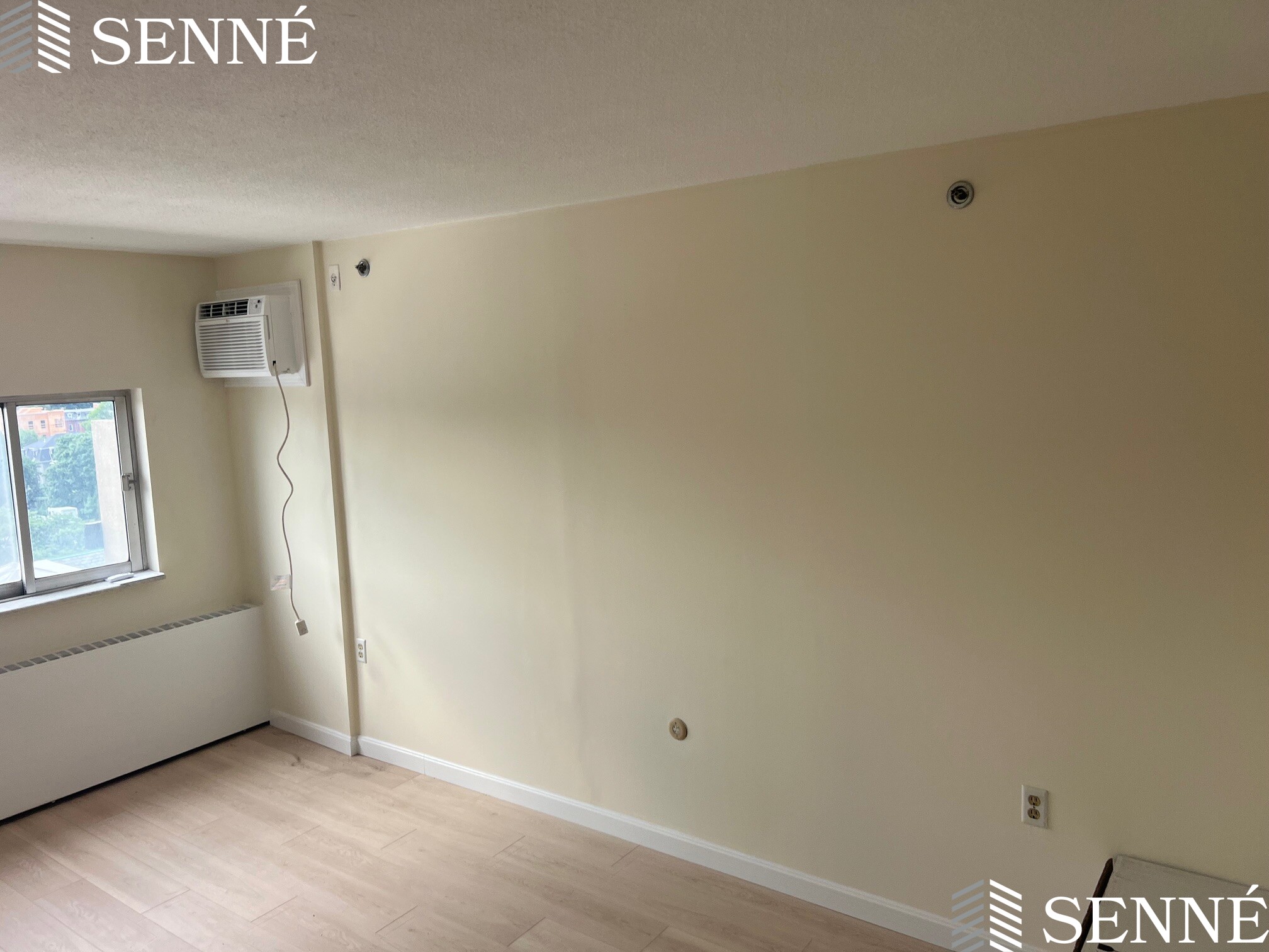 872 Massachusetts Ave, Riverside