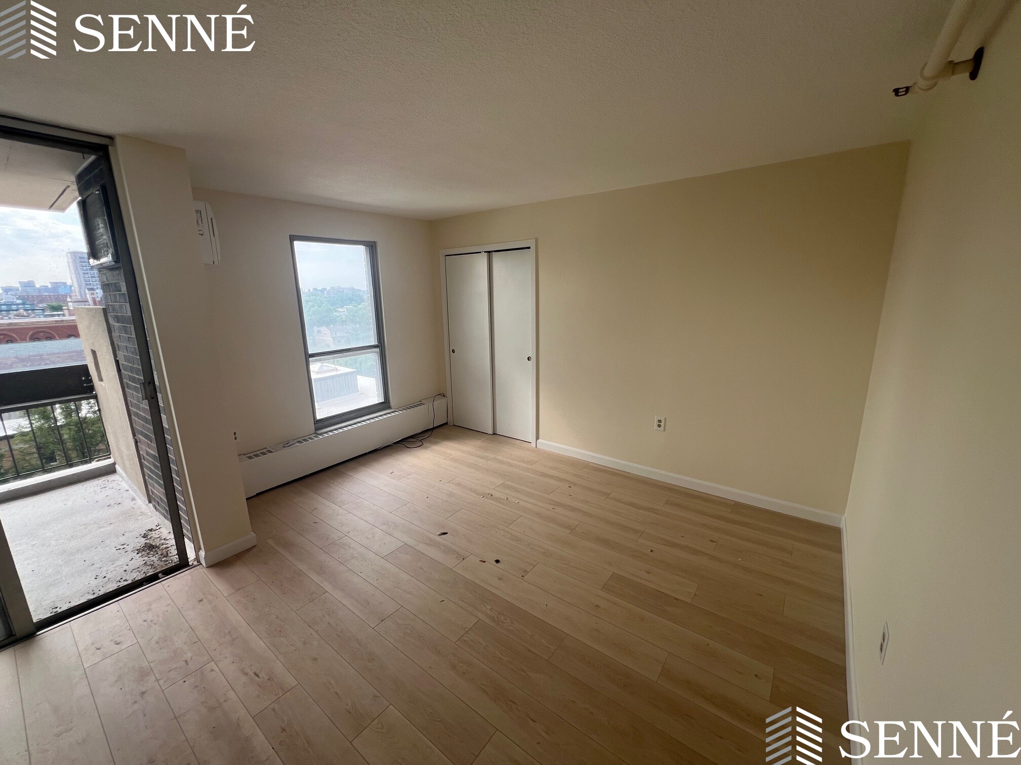 872 Massachusetts Ave, Riverside