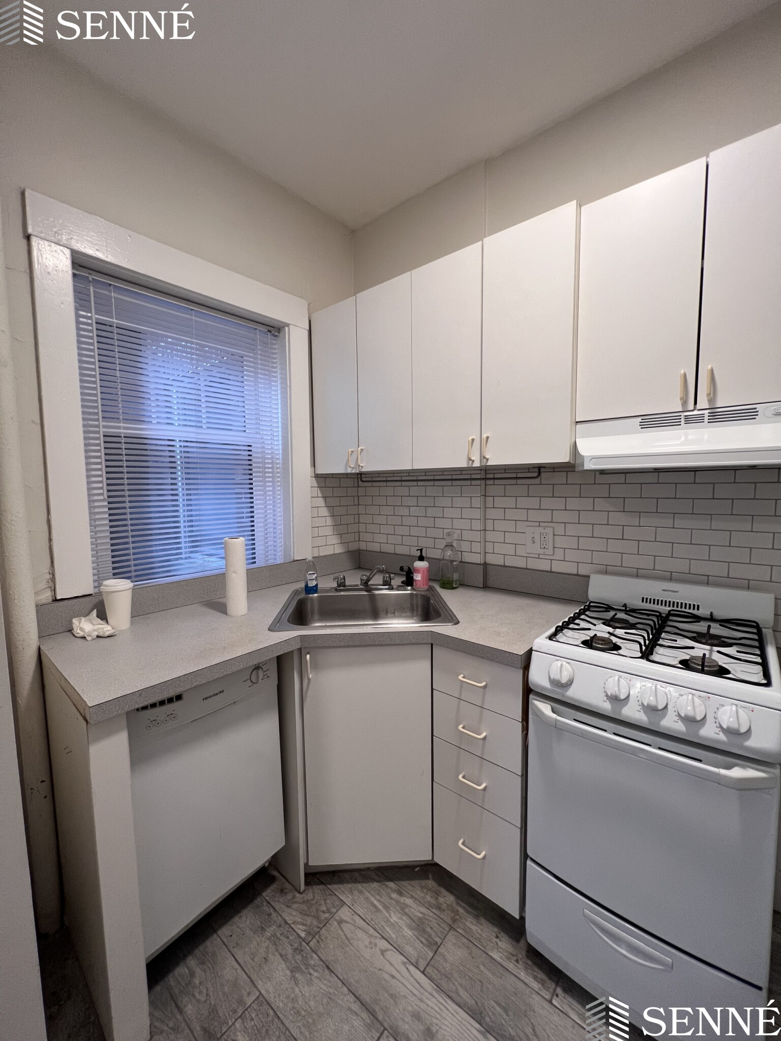 5 Linnaean St, Neighborhood Nine