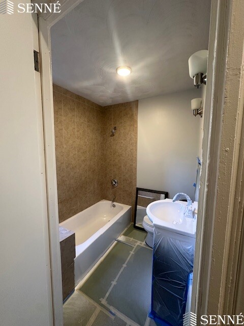 16 Howland St, Roxbury