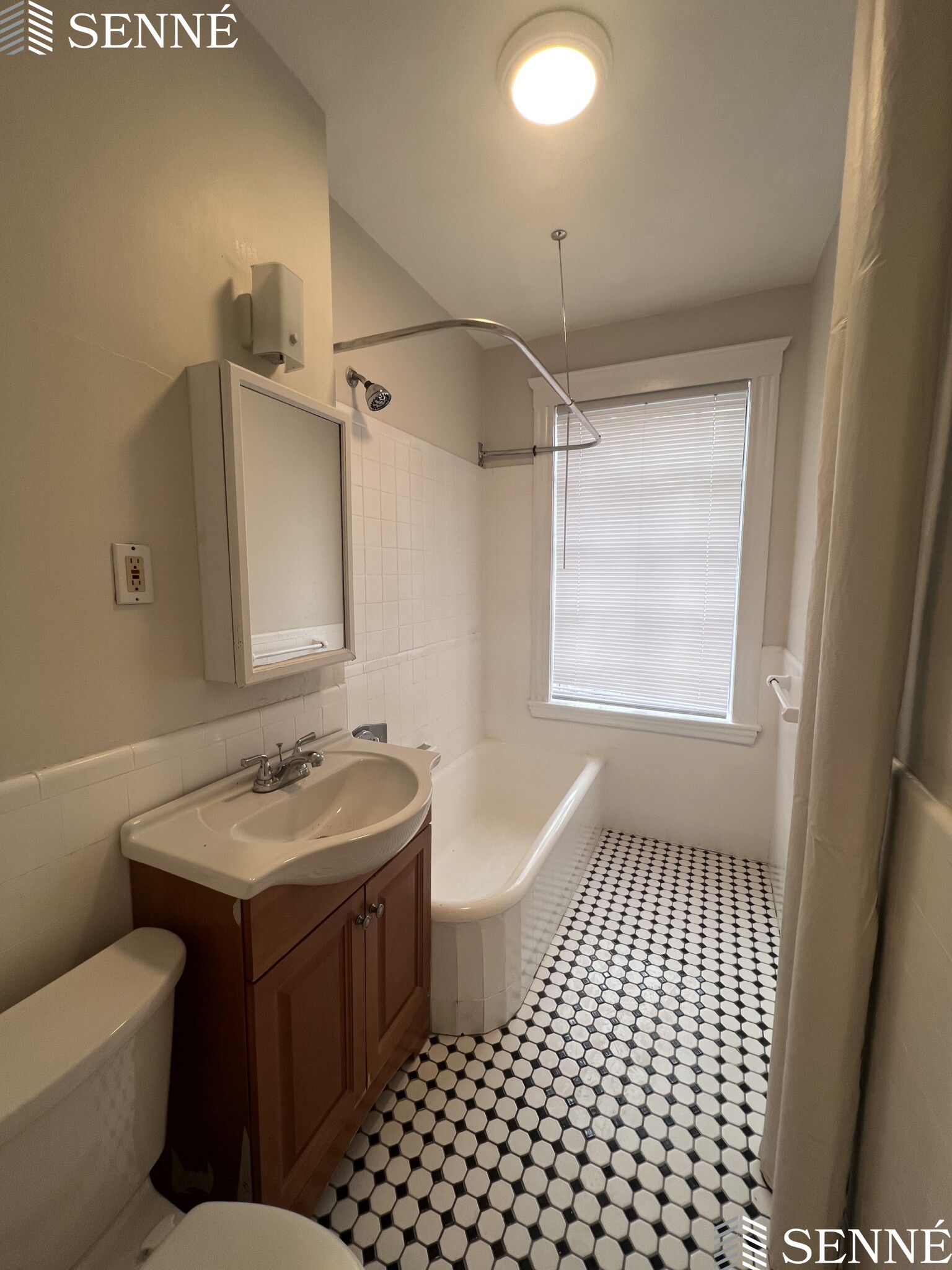 28 Langdon St, Neighborhood Nine