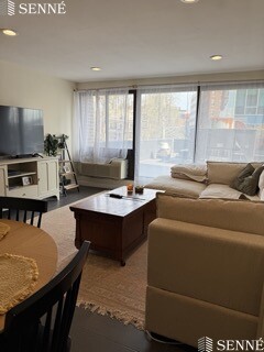 1105 Massachusetts Ave, Harvard Square