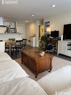 1105 Massachusetts Ave, Harvard Square