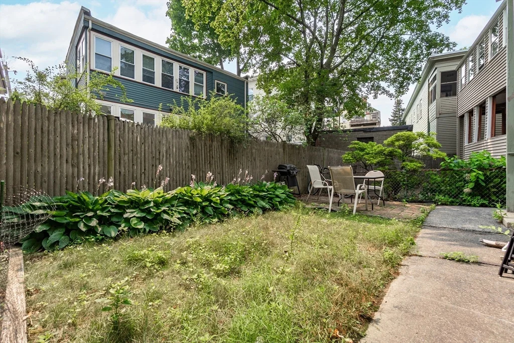 24 Aberdeen Rd, Powder House Square