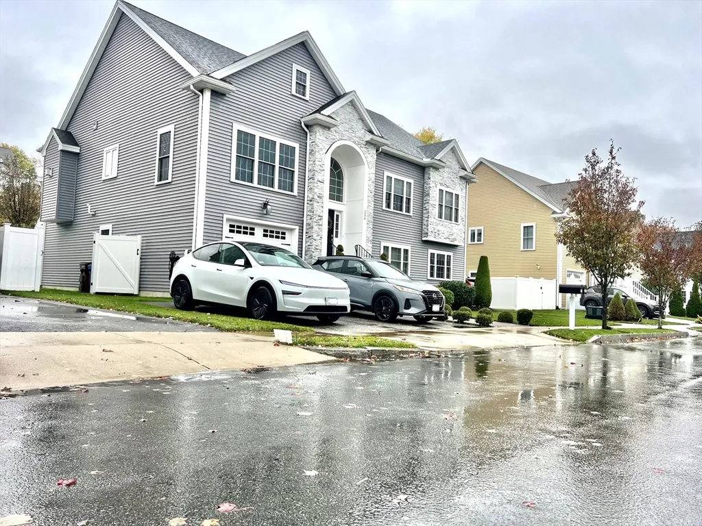 259 Oakwood Ave, Revere