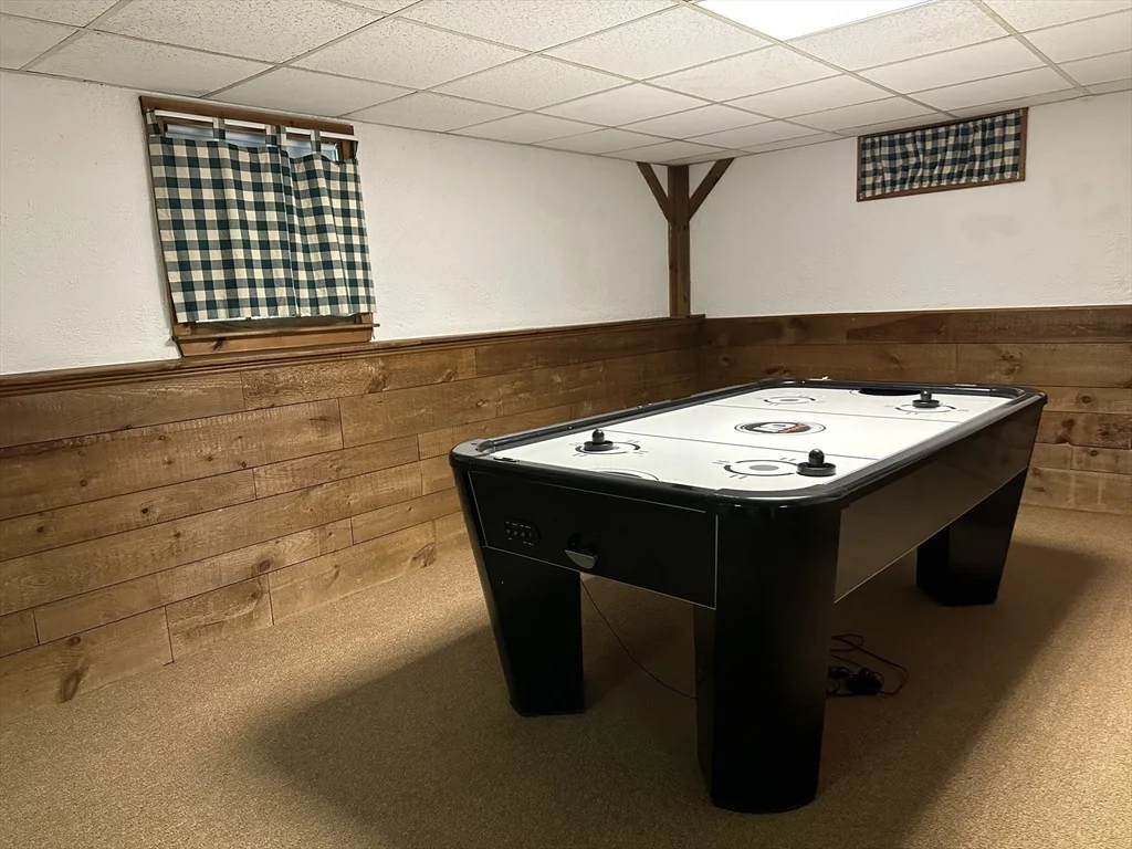 4 Chestnut St, Hopkinton