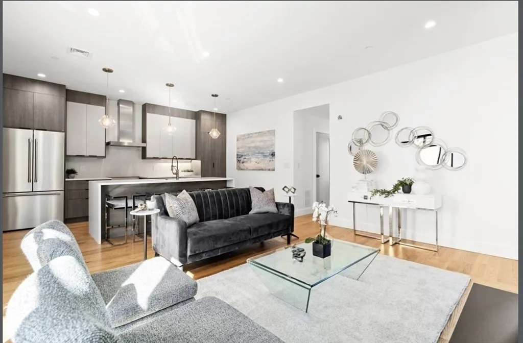 160 West Seventh St, South Boston