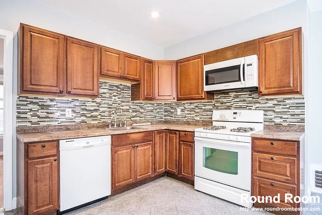 28 Moreland St, Winter Hill