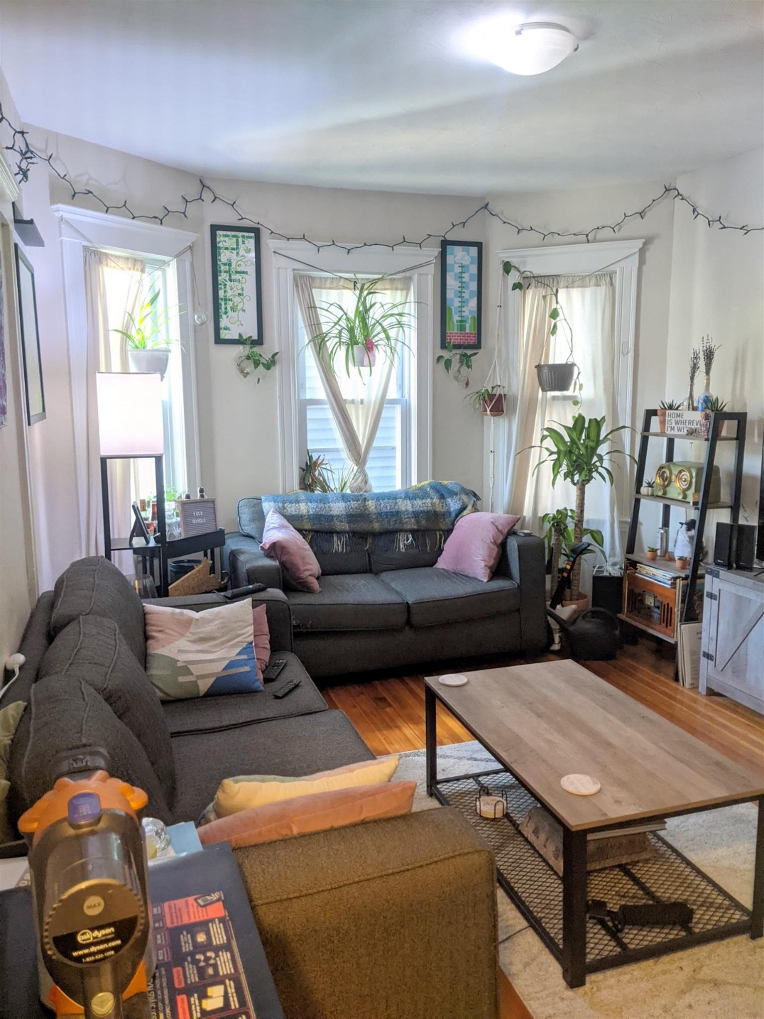 3 bed, 1 bath apartment for rent at 1249 Broadway Unit 1, Teele Square — photo 10 of 25