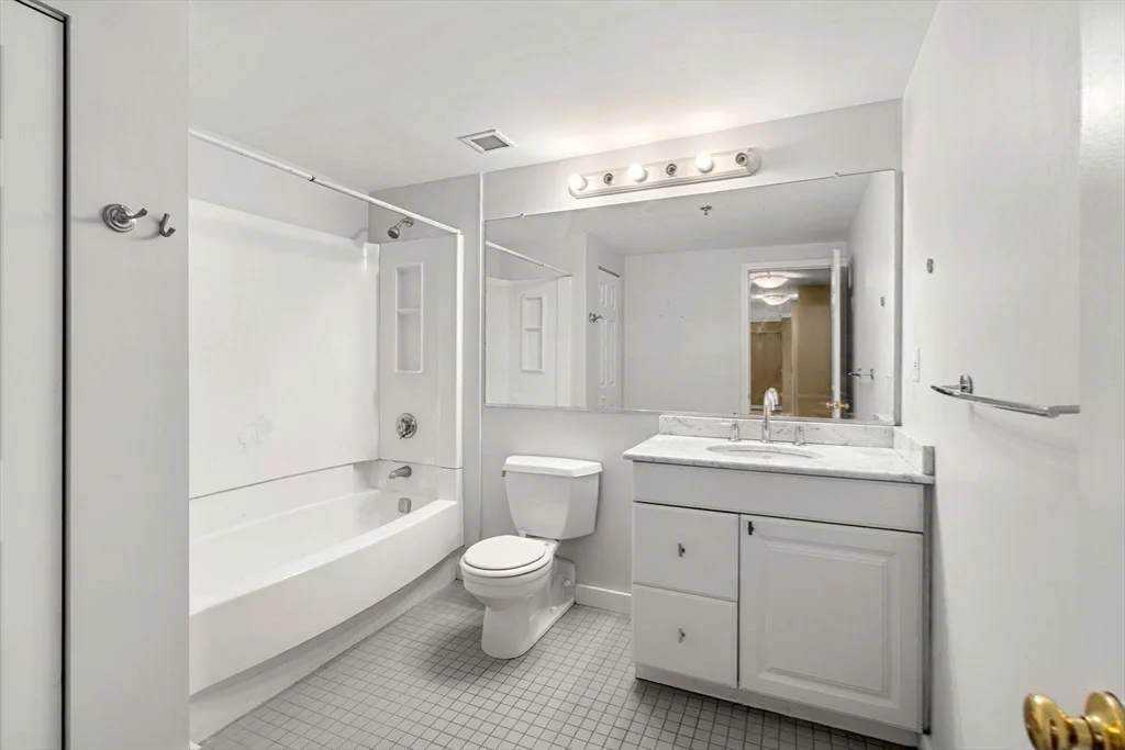 15 North Beacon St, Allston