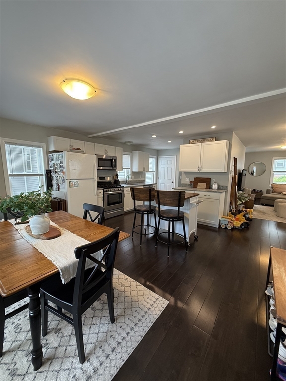 16 Church St, Natick