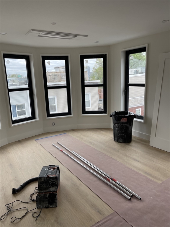 78 Gates St, South Boston