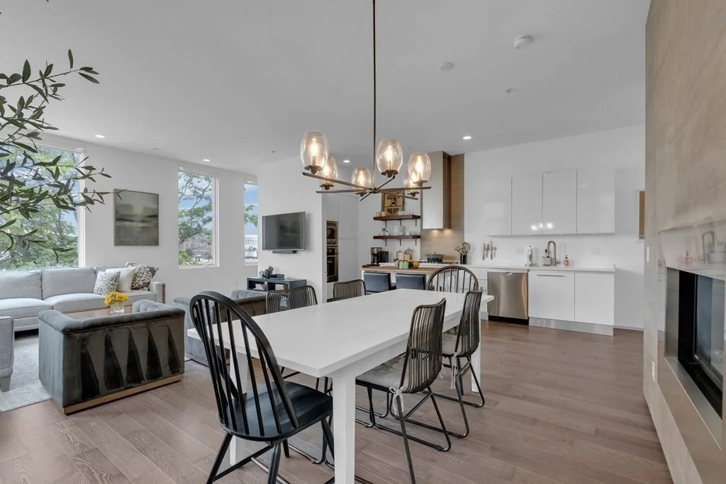 537 E 1st St, South Boston