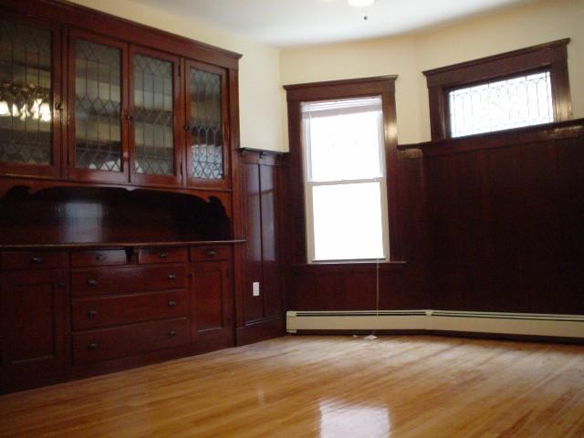 4 bed, 2 bath apartment for rent at 35 Long Ave Unit 1, Allston — photo 4 of 4