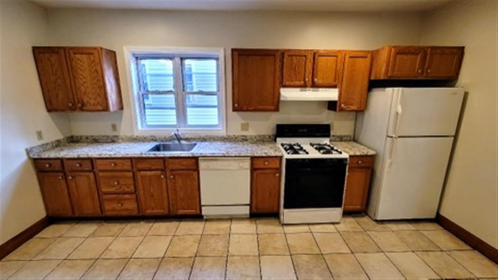 3 bed, 1 bath apartment for rent at 12 Fenwick St Unit 12, Magoun Square