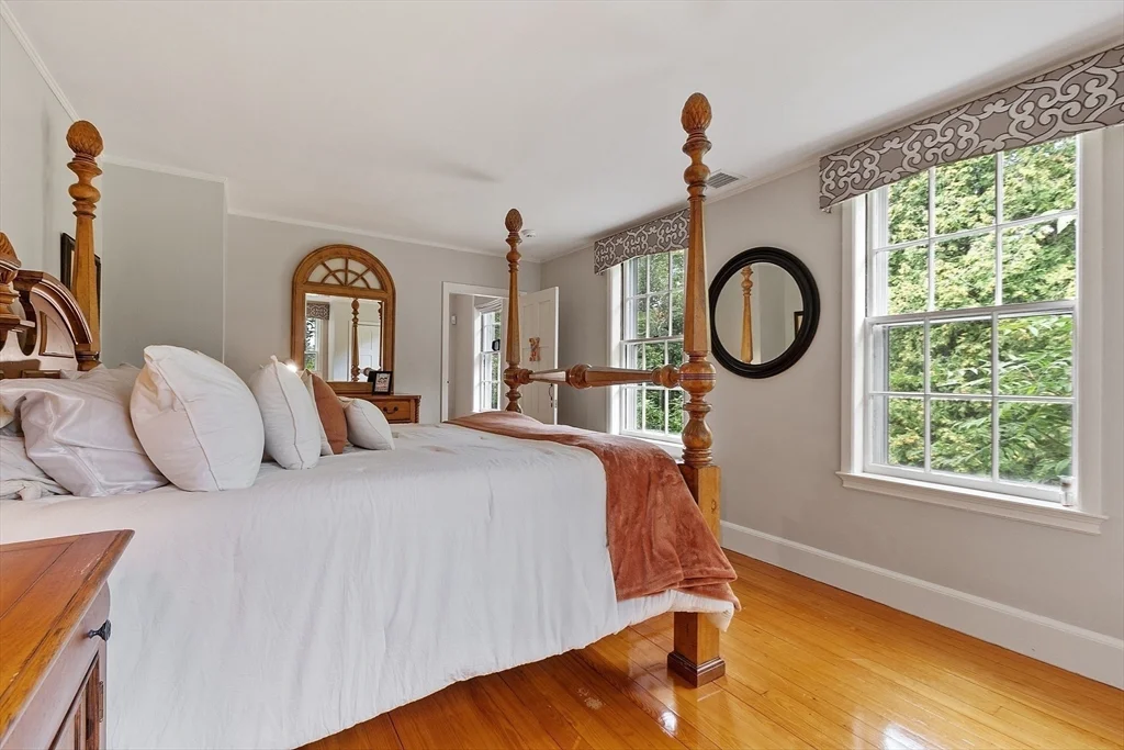 251A Old Billerica Rd, Bedford