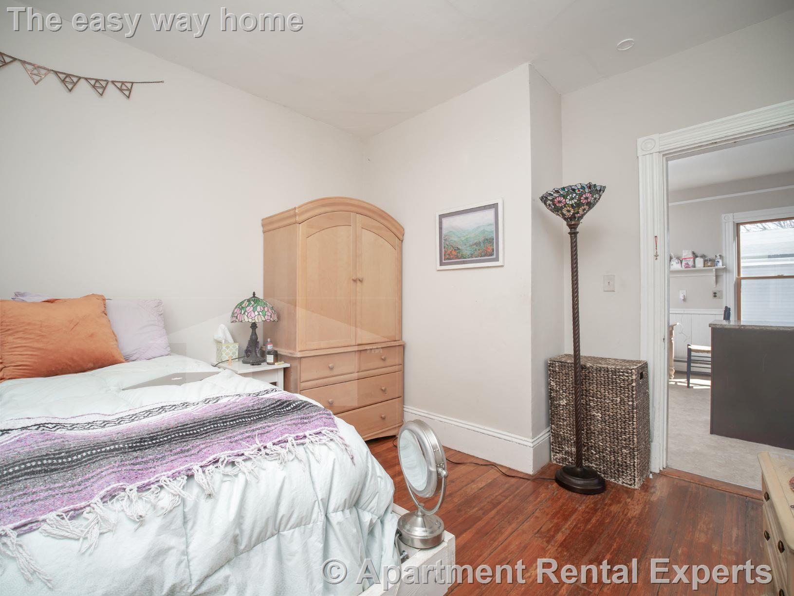 318 Beacon St, Ward Two