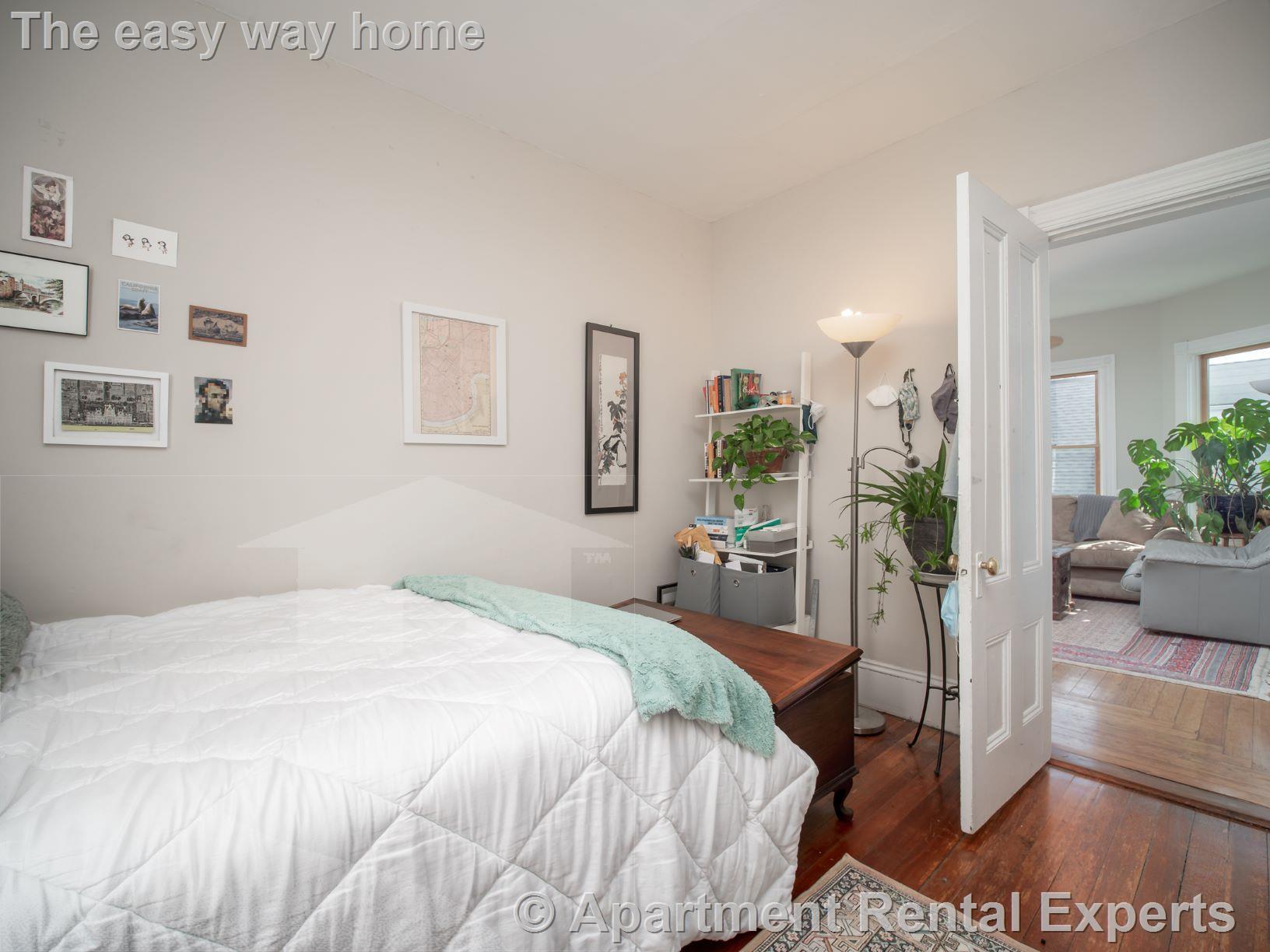 318 Beacon St, Ward Two