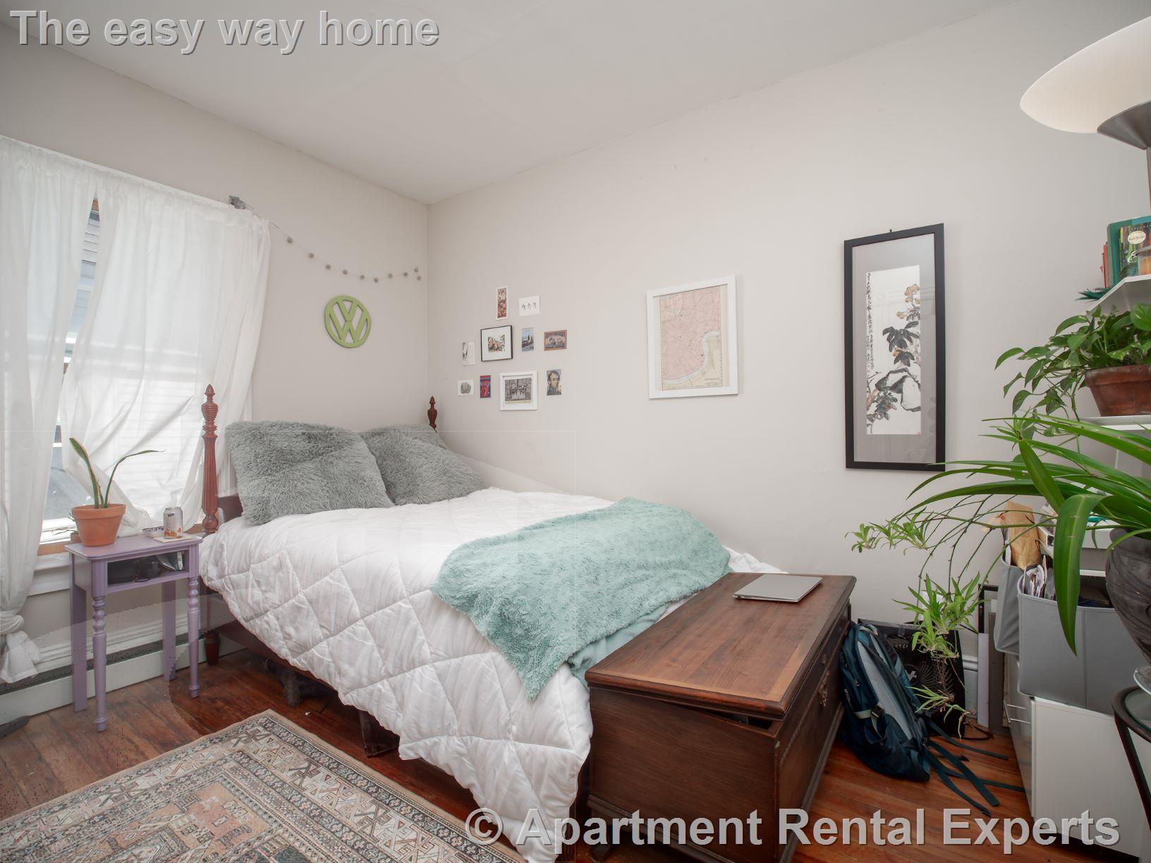 318 Beacon St, Ward Two