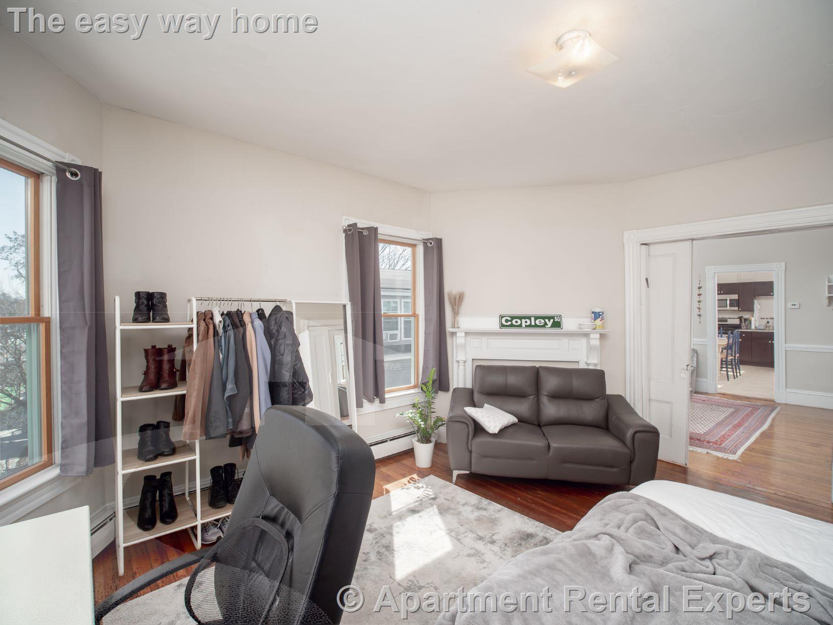 318 Beacon St, Ward Two