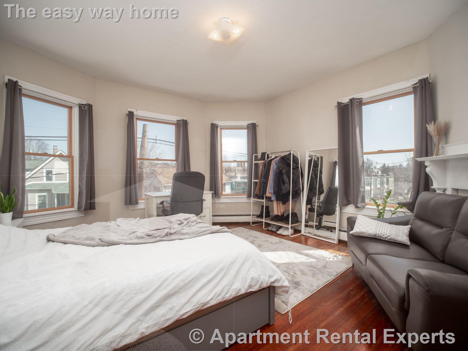 318 Beacon St, Ward Two