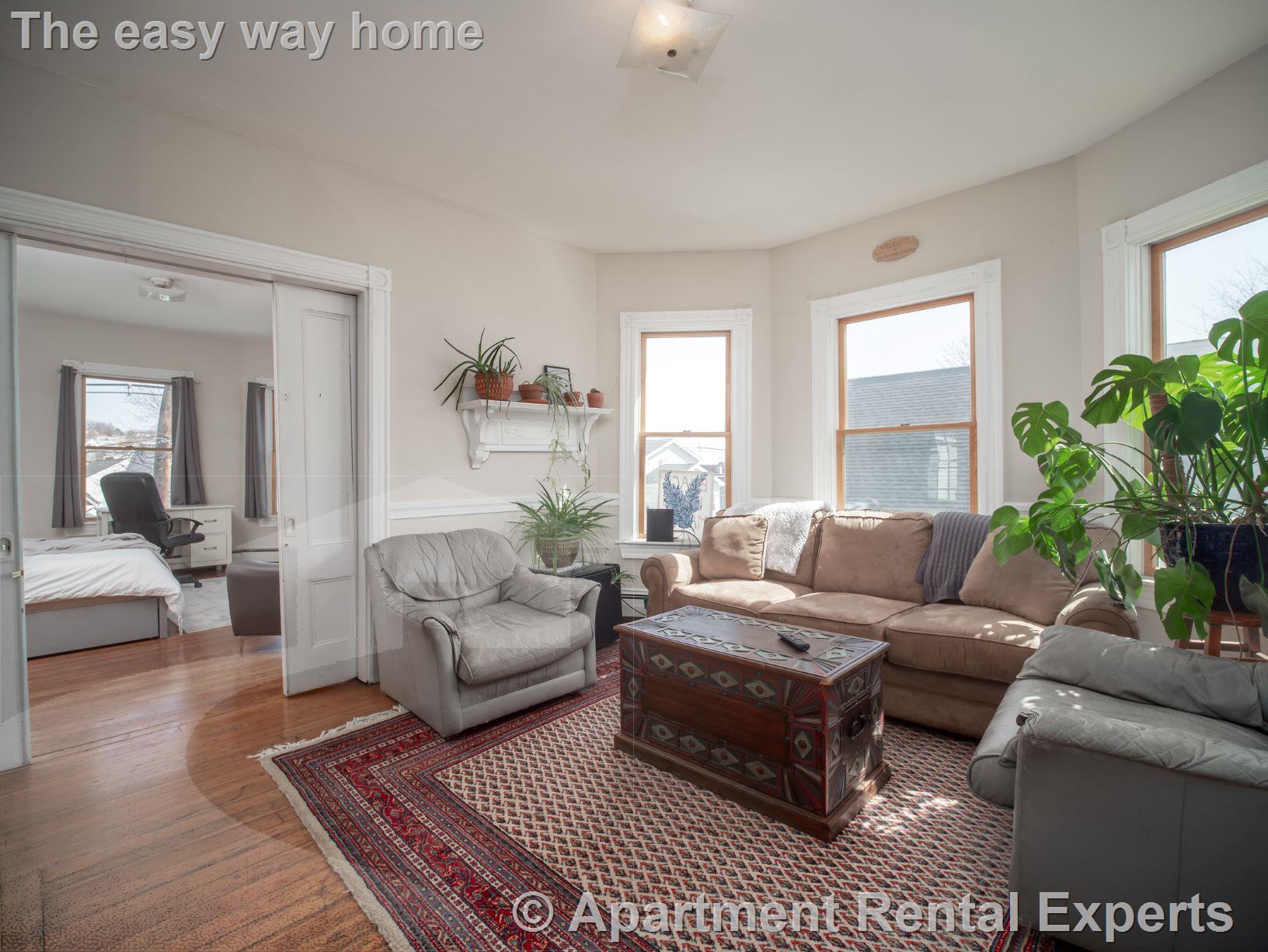 318 Beacon St, Ward Two