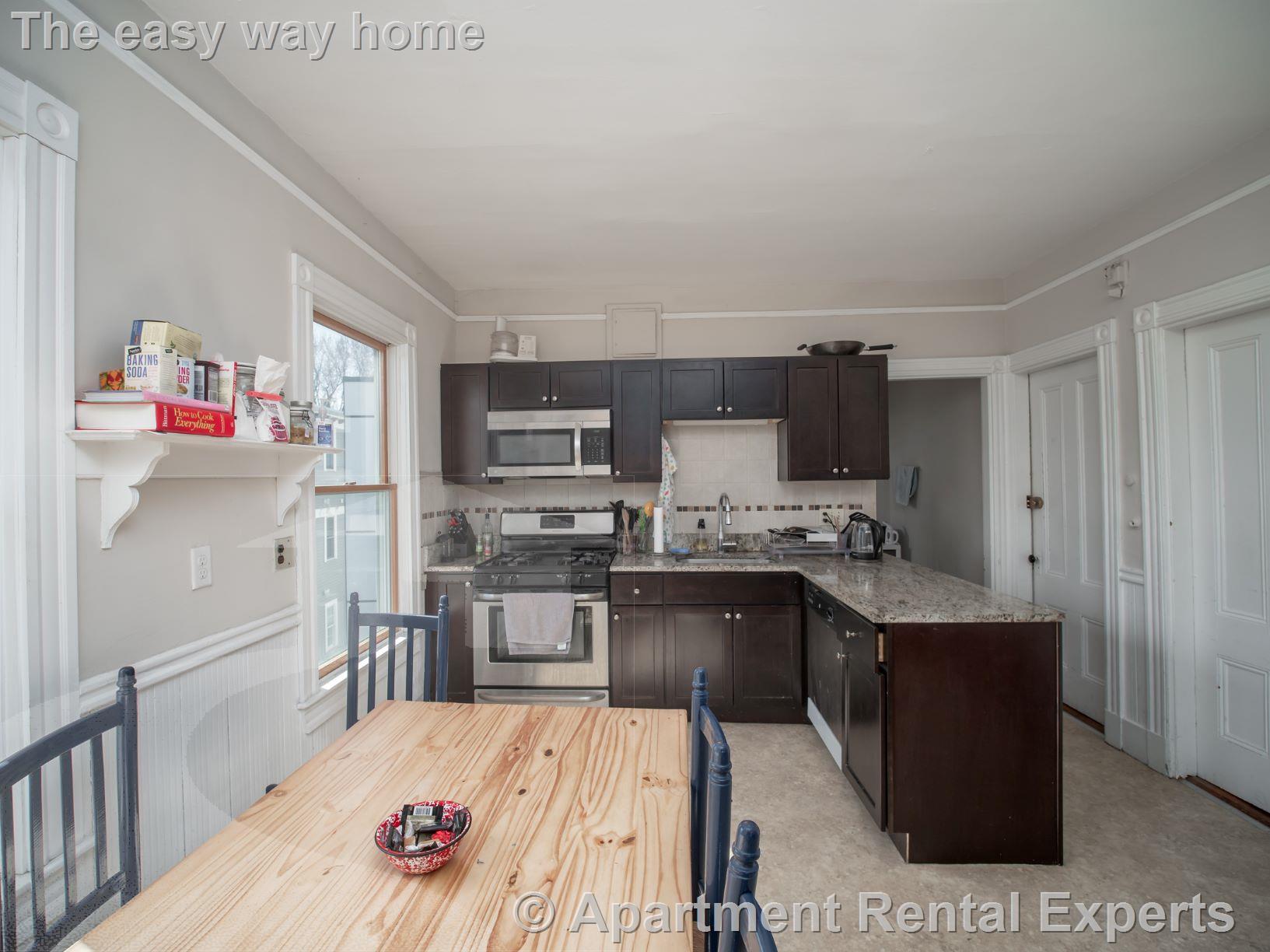 318 Beacon St, Ward Two