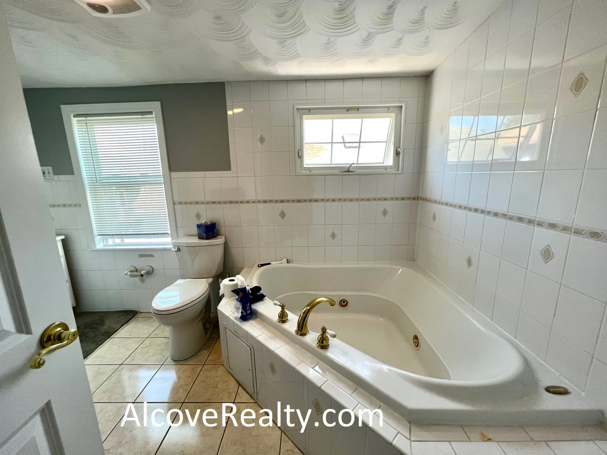 37 Sterling St, West Somerville