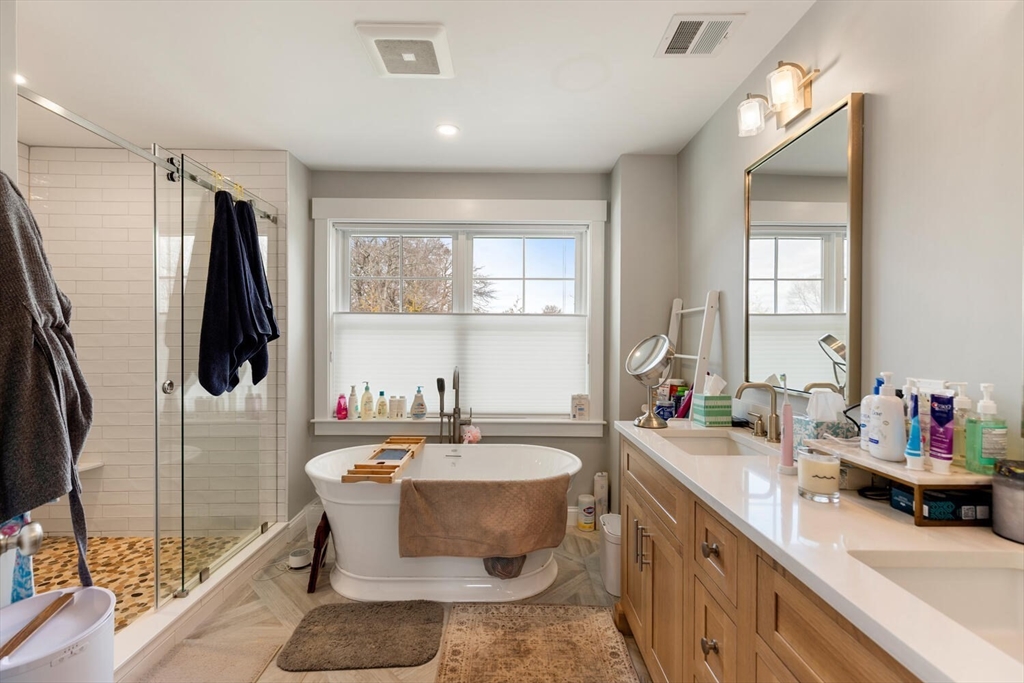 40 Foley Beach Rd, Hingham