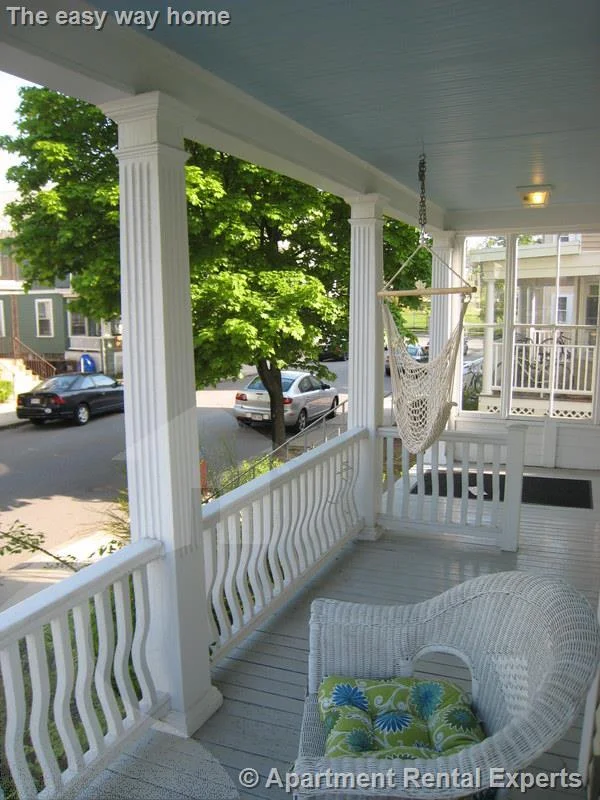 25 Leonard St, Davis Square