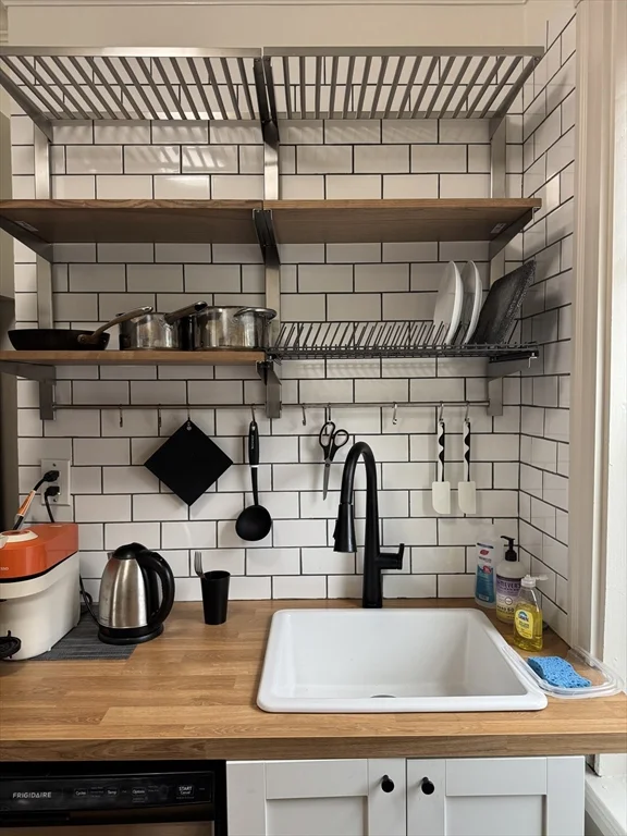 89 Chester St, Allston