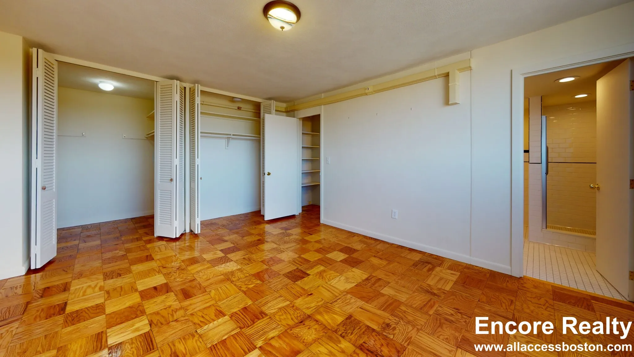 101 Monmouth St, Longwood