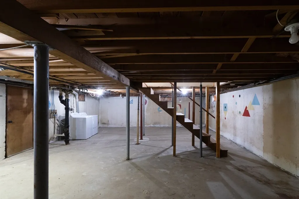 11 Maine Ave, Natick