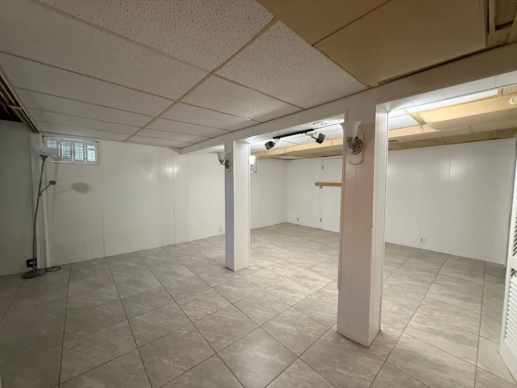 34 Arnold St, Quincy