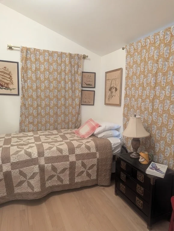 4 Cliff Rd, Little Neck