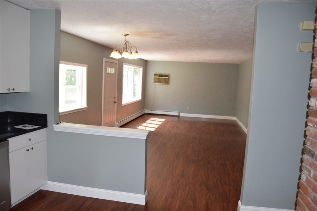 3 Old Village Rd, Fiskdale