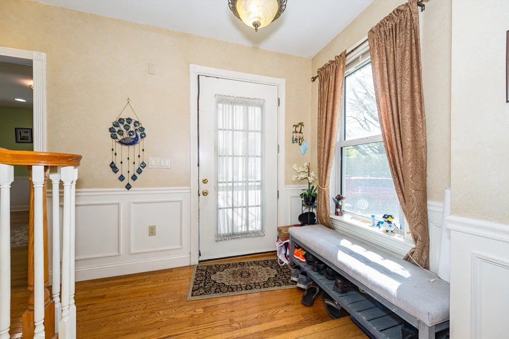26 Pine St, Natick