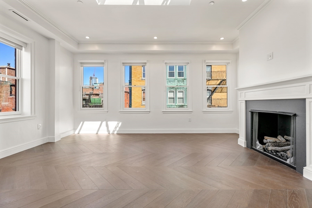 112 Myrtle, Beacon Hill