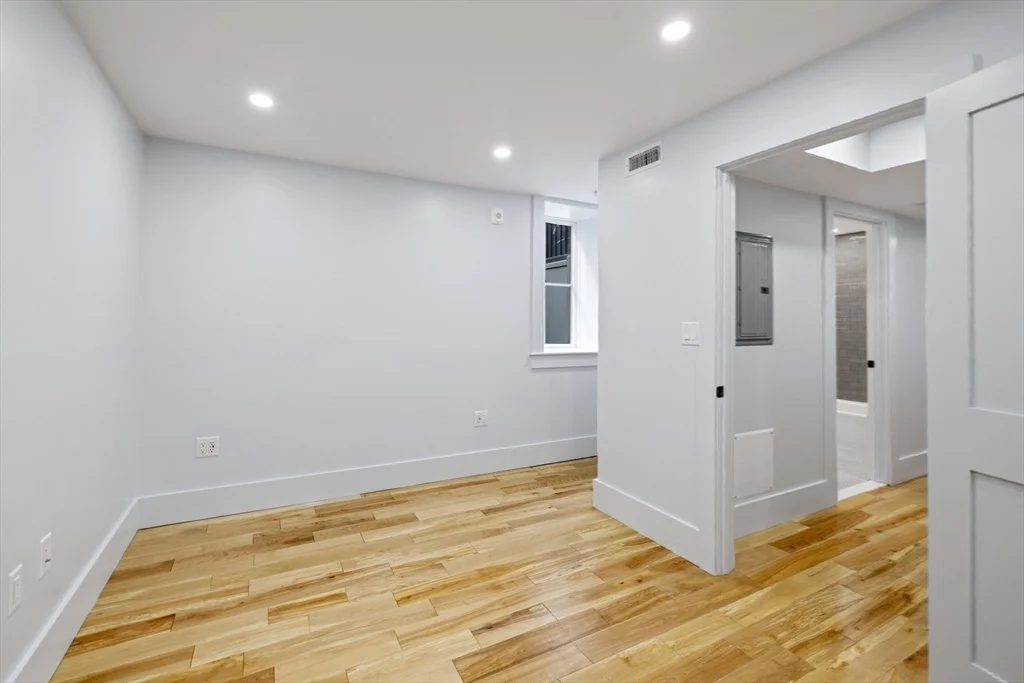 133 Spring St, East Cambridge