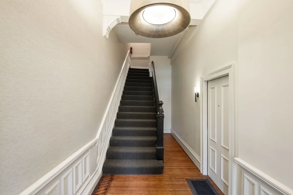 64 Commonwealth, Back Bay