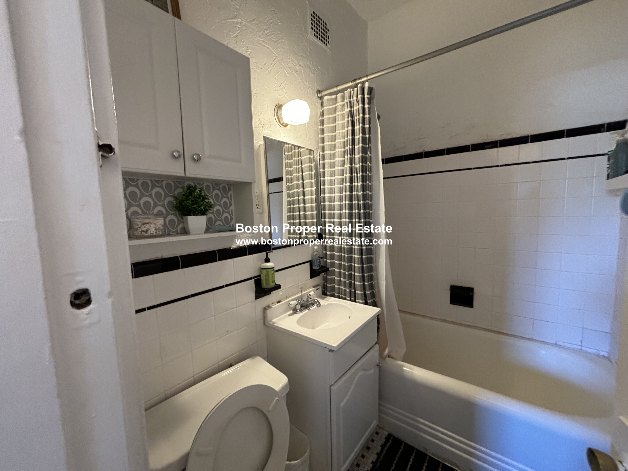 583 Beacon St, Back Bay