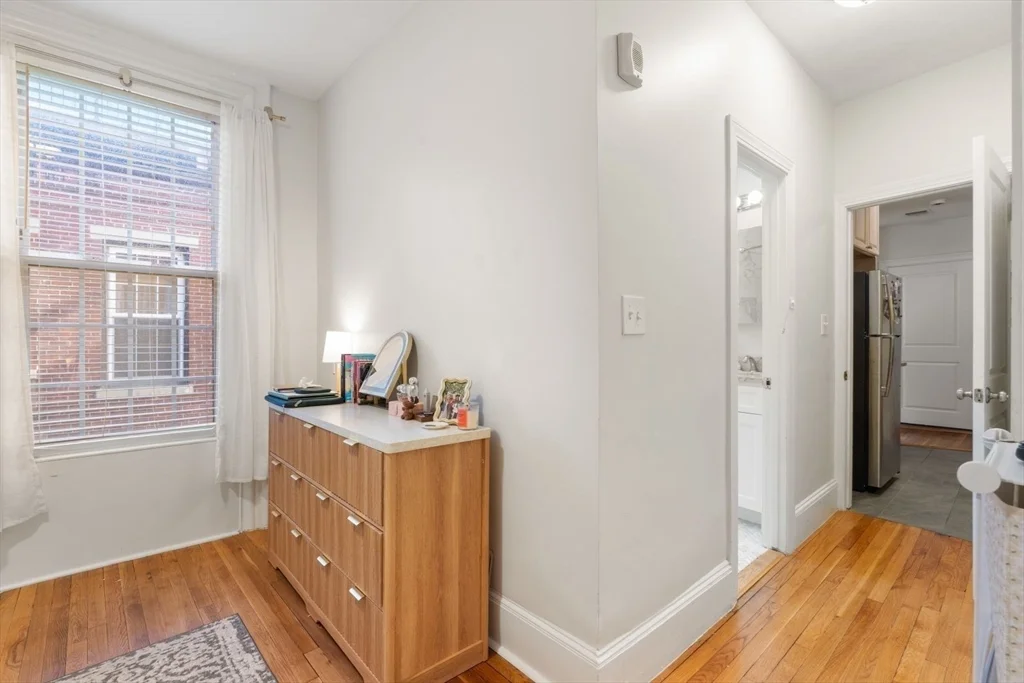 62 West Cedar St, Beacon Hill