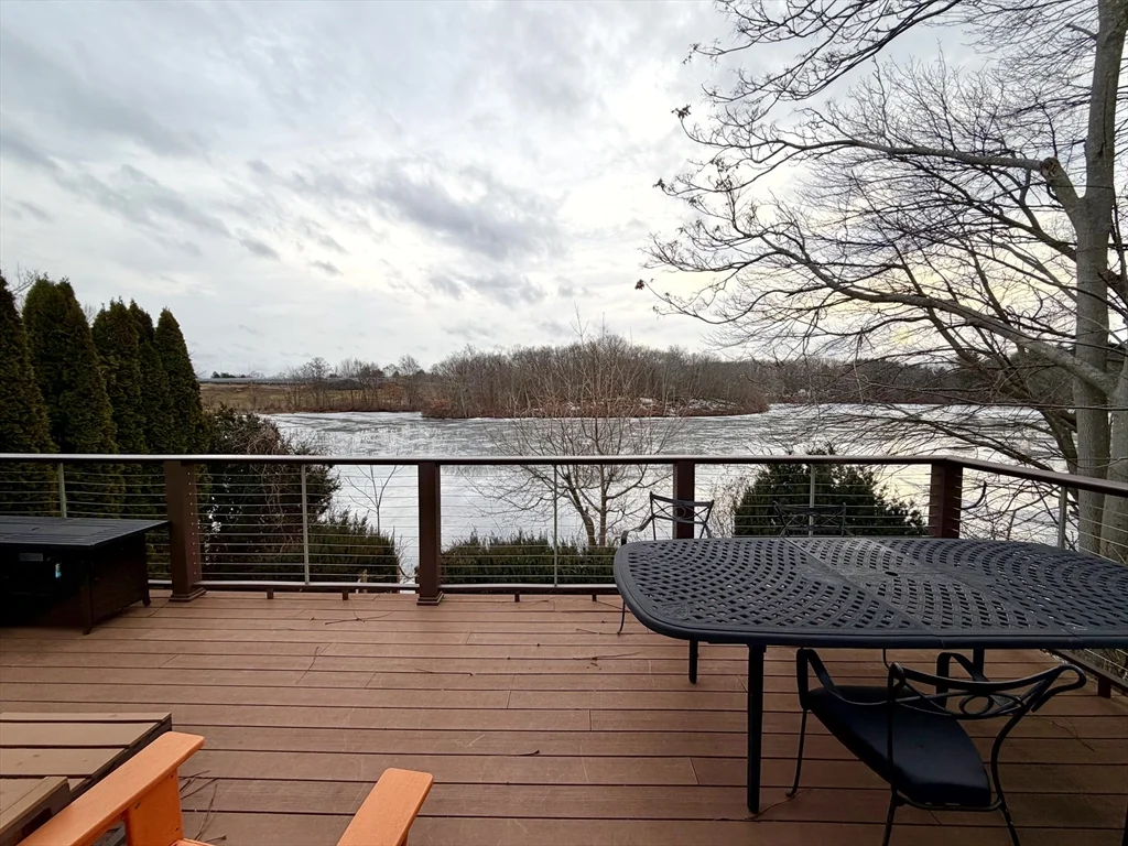 157 Riverview Ave, Waltham