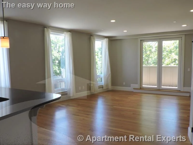 168 Hampshire, Central Square